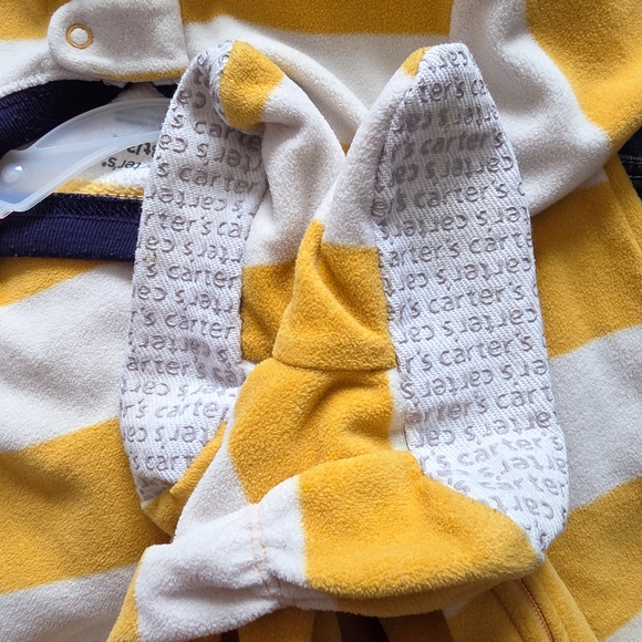 ☘️3/$15☘️ Carter's - Yellow Striped Footed One-Piece Pajama - Picture 4 of 5